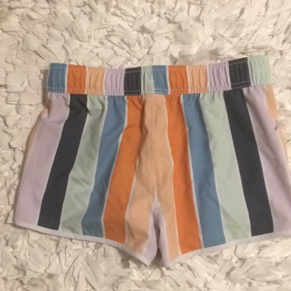 Roxy size M shorts in new condition - Picture 2 of 7